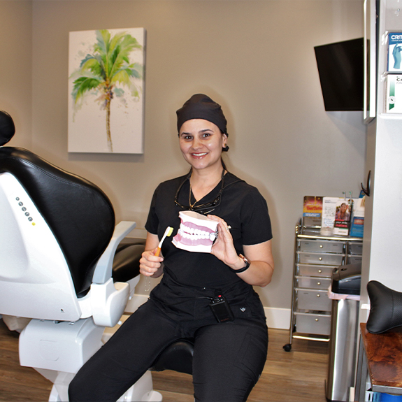 Marco Island dental hygienist Elizabeth